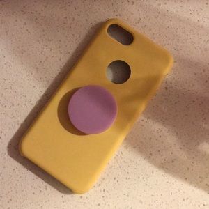 iPhone 7 case with pop socket on it!